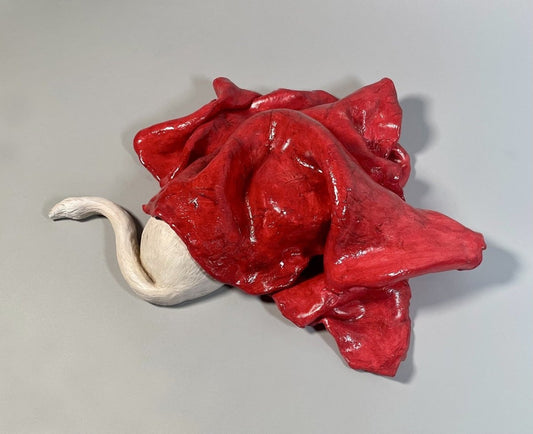 Escultura La otra Caperucita vista superior, Obra unica cerámica contemporánea