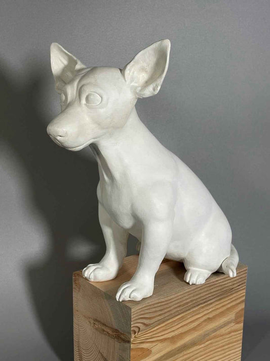 Escultura maga vista perfil izquierdo, obra única de cerámica contemporánea