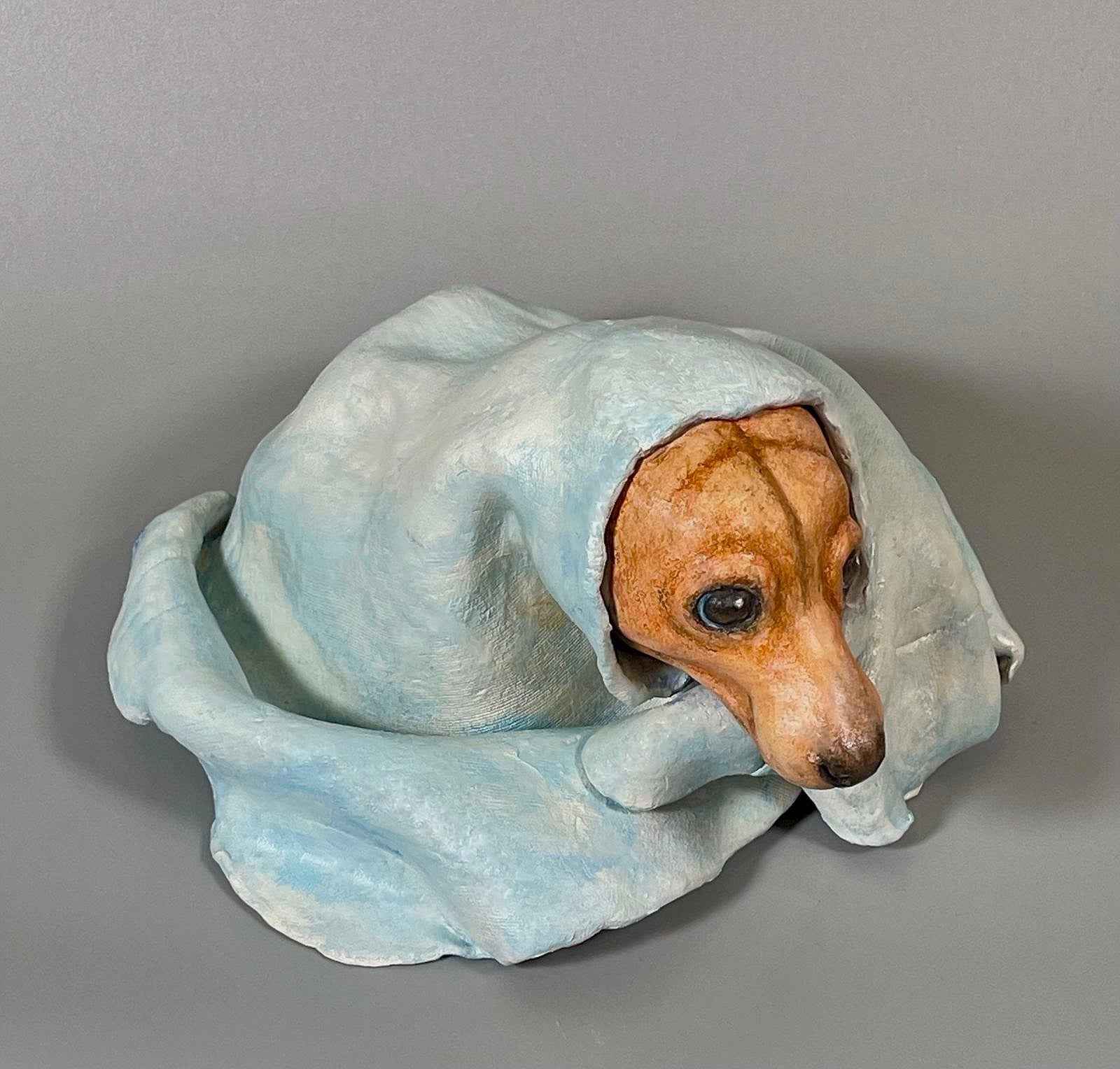 Escultura Maga polar vista angulo derecho superior, obra única de cerámica contemporánea